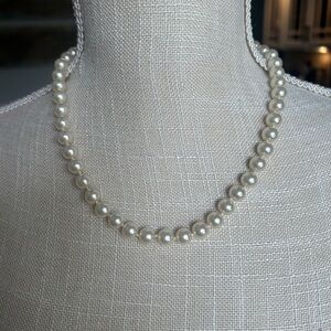 Elegant Pearl Necklace
